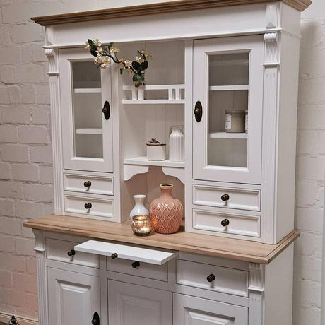 Country-style dining room cabinets