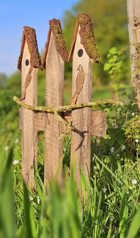  Ein DIY-Projekt für Ihre Garten-Deko: Vogelhaus-Reihenhaus aus einer Europalette
