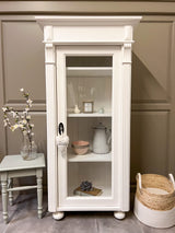 "Faro" - Elegant country house wardrobe with glass door