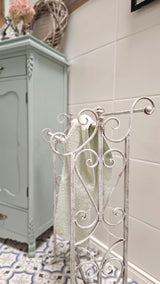 Jero - Romantic towel rail in shabby chic style