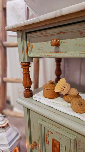 Wish fulfillment - Professional design of antique chests of drawers