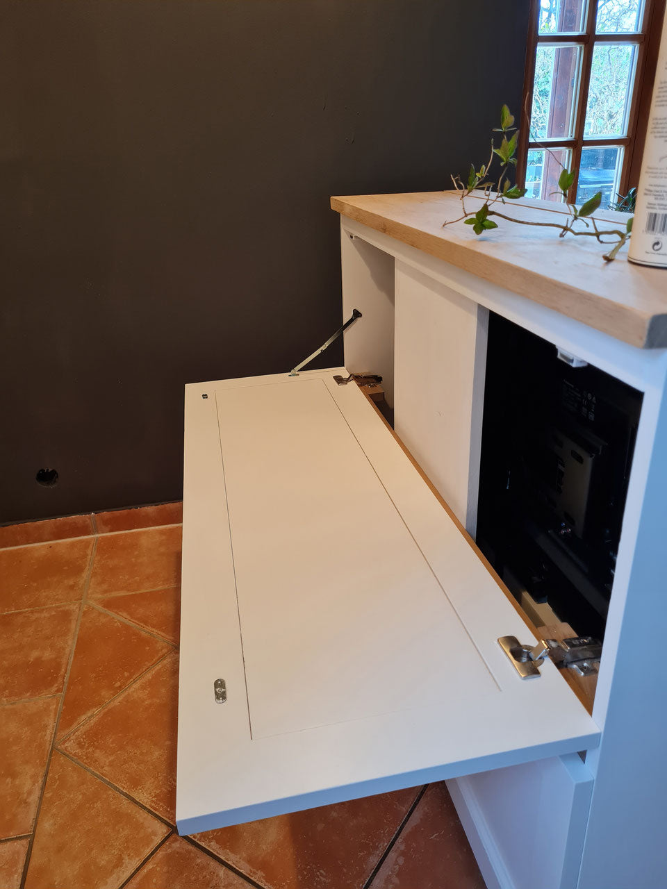 "Montray": Sideboard mit TV Lift, elektrisch 46 Zoll oder 55 Zoll