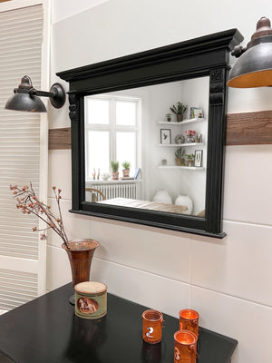 "Nerom" - Black wooden mirror with a retro look