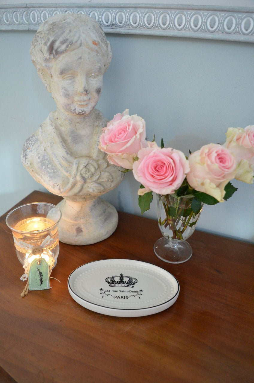 Saint-Denis - flat soap dish with decoration